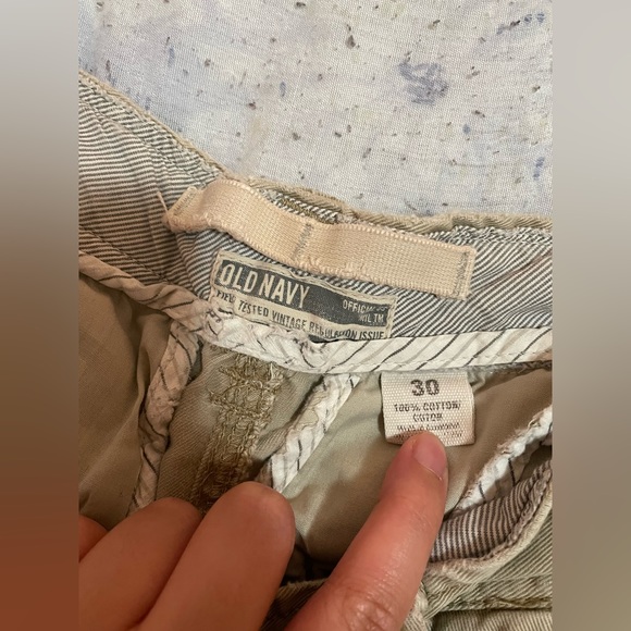 90s Men’s Vintage Old Navy Cargo Shorts: Beige 100% Cotton - Picture 2 of 6